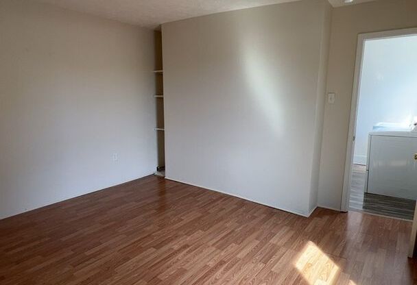 2 beds, 1 bath, $1,000