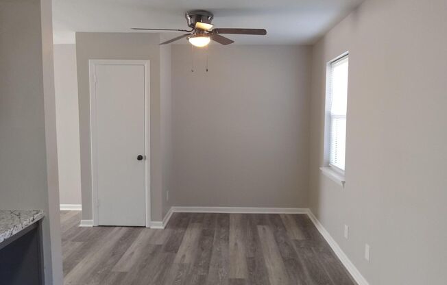 2 beds, 1 bath, 842 sqft, $999, Unit 1051