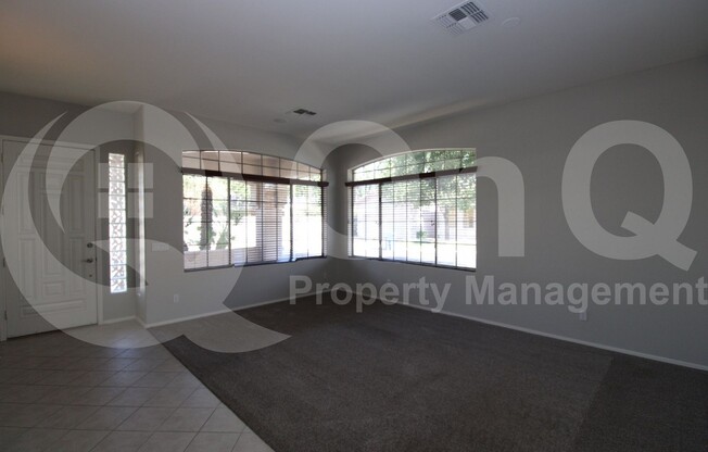 1252 N SANTA ANNA ST