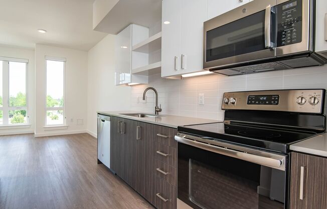 Studio, 1 bath, 475 sqft, $1,275, Unit 517
