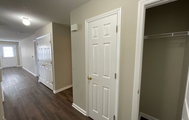 1 bed, 1 bath, 871 sqft, $1,175, Unit 2768-4