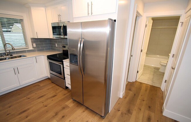 FULLY RENOVATED 2 BED, 2 BATH FACTORIA CONDO FOR RENT W HIGHEND FINISHES