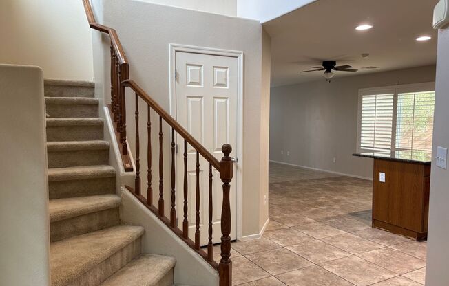 Beautiful 4 Bedroom Home in Mountains Edge!