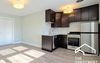 445 W Barry Ave