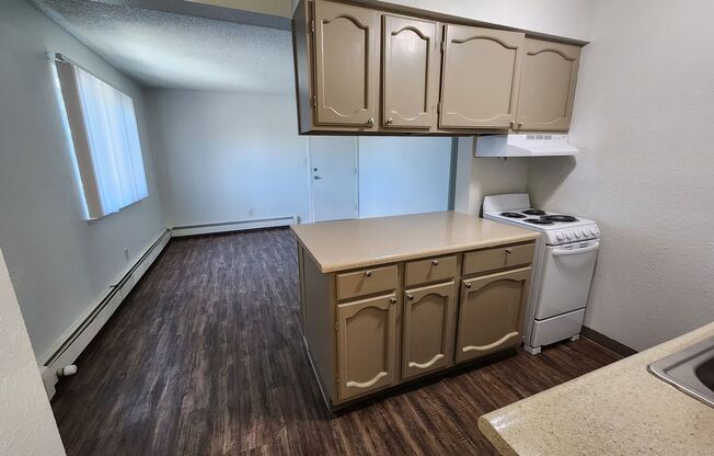 1 bed, 1 bath, 500 sqft, $1,200, Unit C-02