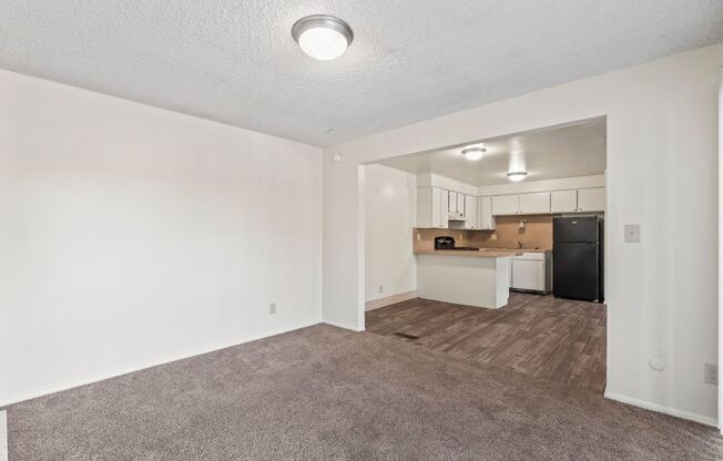 2 beds, 1.5 baths, 1,050 sqft, $1,185, Unit 79