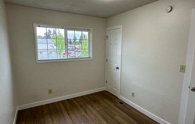 2 beds, 1 bath, 832 sqft, $1,325, Unit 1304