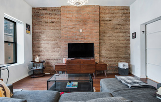 320 W 47th St