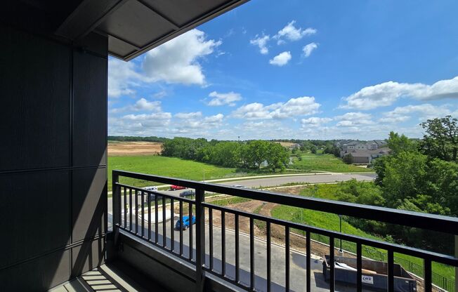 1 bed, 1 bath, 756 sqft, $1,820, Unit 8421-421