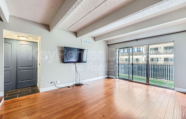 8060 East Girard Avenue