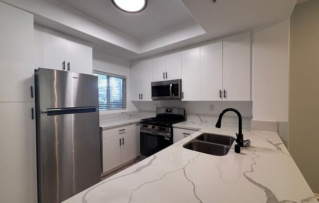 1 bed, 1 bath, 768 sqft, $2,498, Unit 114