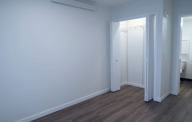 1 bed, 2 baths, 739 sqft, $2,319, Unit 112