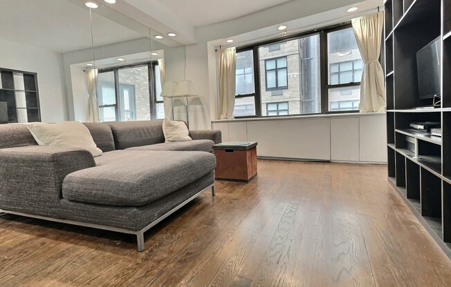 1 bed, 1 bath, $3,895, Unit 5J