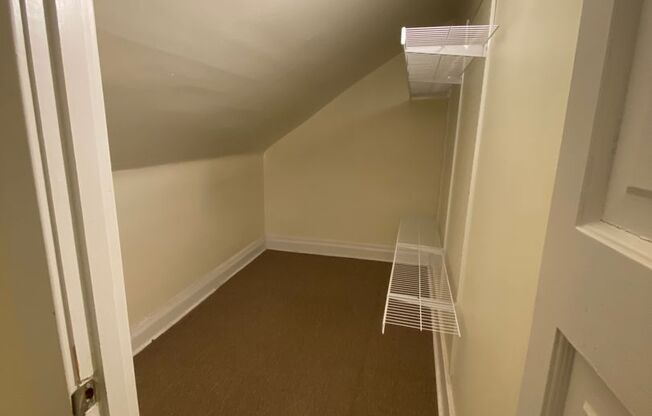 3 beds, 1 bath, $1,595