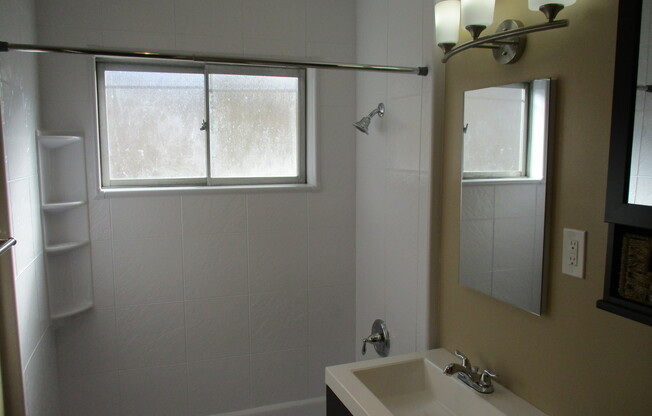 1 bed, 1 bath, 582 sqft, $1,995, Unit A10
