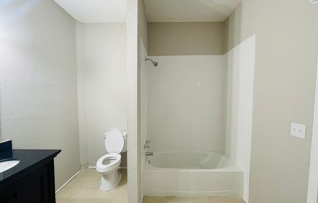 Studio, 1 bath, $900