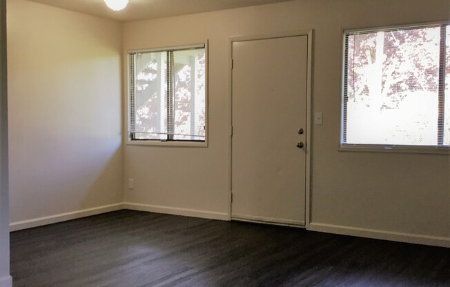 1 bed, 1 bath, 550 sqft, $1,100, Unit 11