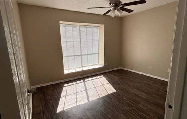 2 beds, 1 bath, 853 sqft, $1,425, Unit 607