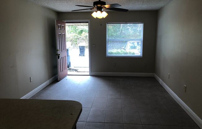 2 beds, 1 bath, $1,100, Unit Unit #1