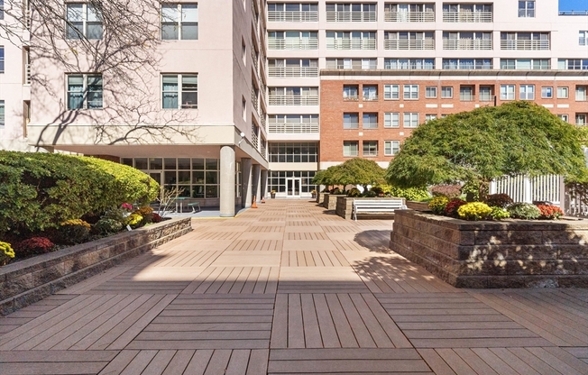 2 beds, 2 baths, 950 sqft, $5,200, Unit 311