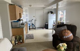 (August)(NORTH Oakland)CLOSE To (Pitt)(CMU)College