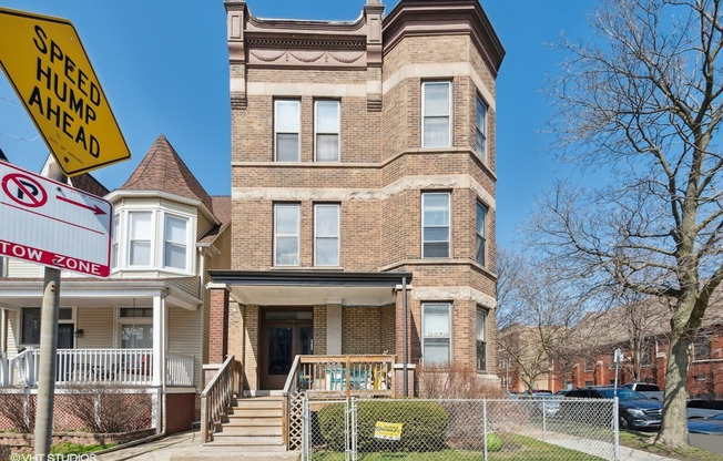 4032 North Wolcott Ave.