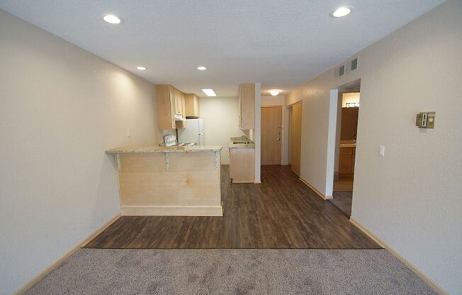 1 bed, 1 bath, 780 sqft, $1,374, Unit 213