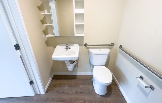 Studio, 1 bath, 186 sqft, $1,350, Unit 209