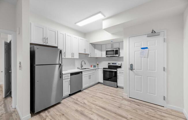 1 bed, 1 bath, 557 sqft, $2,260