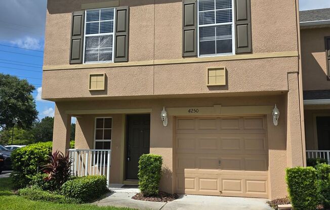 *SPACIOUS TOWNHOME* Hawthorne Village - Across from UCF