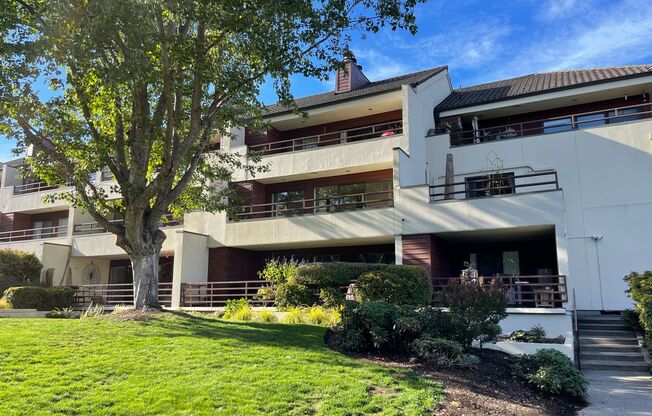 Beautiful 2 bedroom 2 bath condo available soon!