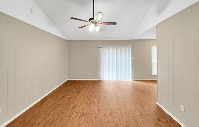 Charming 3-Bedroom Home with Spacious Backyard in Quail Creek!