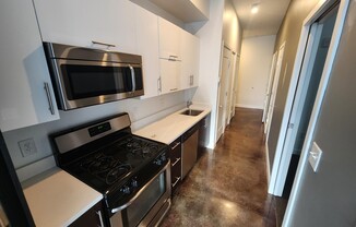 68 Beale St 305