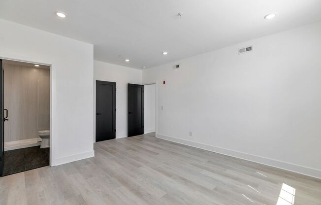 2 beds, 2 baths, 1,142 sqft, $1,850, Unit Unit 305