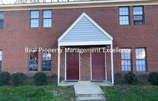 Affordable & Conveniently Located 2 Bedroom Townhome in North Raleigh!