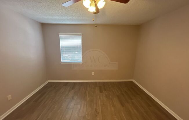 2 beds, 1 bath, $675, Unit 105 Reagan Ave W Unit 43