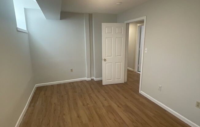 4 beds, 2 baths, $5,900, Unit 51