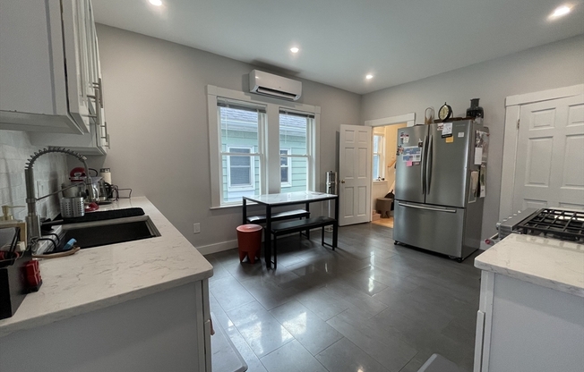 12 7 PNES AVE