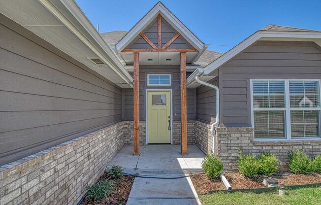 Beautiful Home in Summit Lakes!