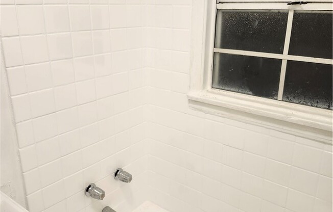 5913 1/2 S WILTON PL
