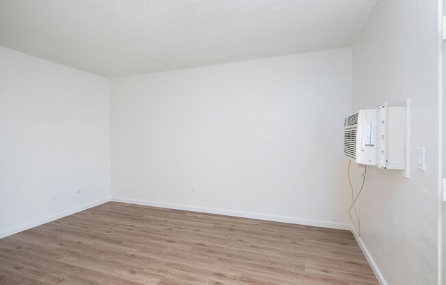 1 bed, 1 bath, $1,995, Unit 65