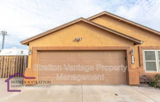 2063 N ASHLAND