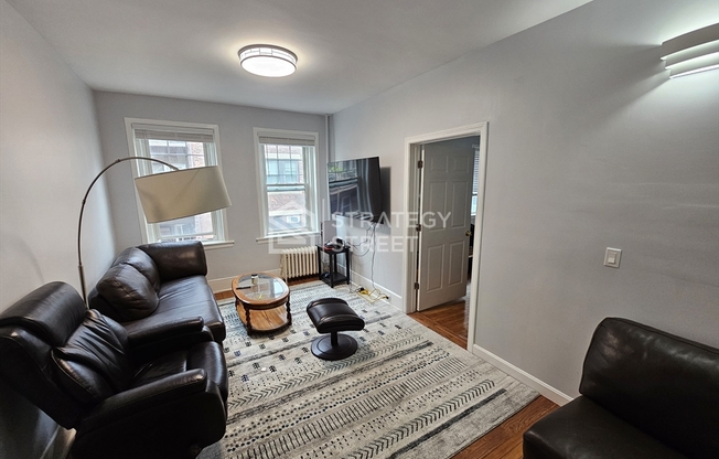 2 beds, 1 bath, 1,000 sqft, $3,100, Unit 8