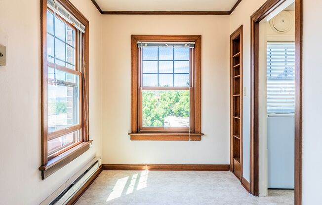 Studio, 1 bath, 430 sqft, $1,675, Unit 306