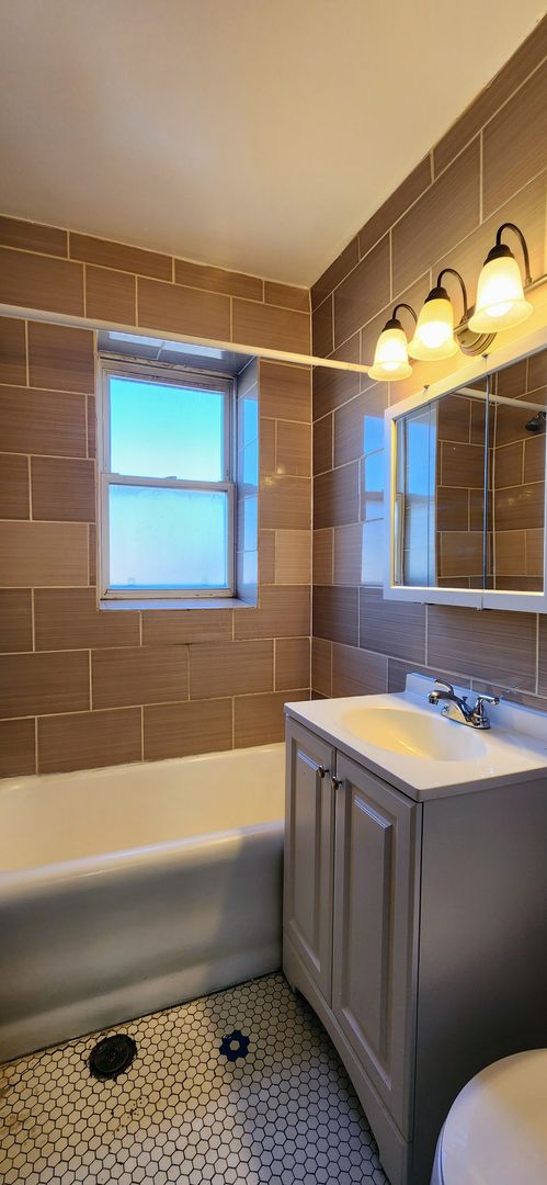 Studio, 1 bath, $1,225, Unit 108