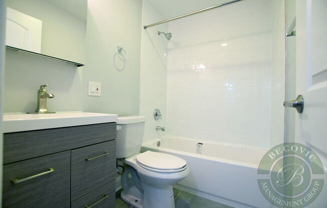 2 beds, 1 bath, 700 sqft, $2,250, Unit 501