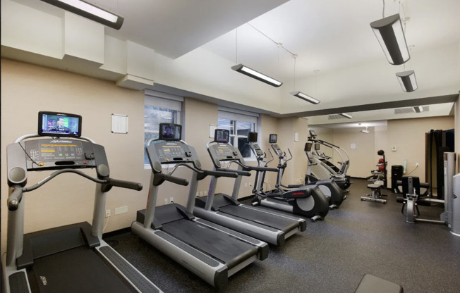 1 bed, 1 bath, 529 sqft, $4,400, Unit 1518