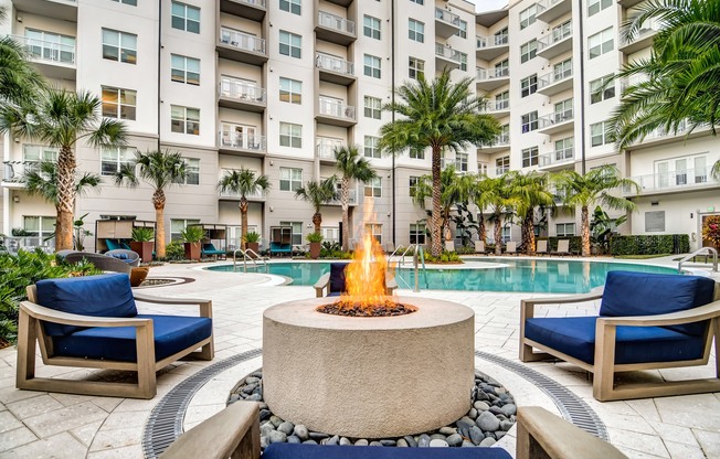 Juno at Winter Park apartments in Winter Park Florida photo of outdoor fire pit