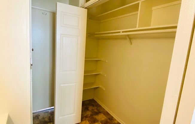 Studio, 1 bath, 400 sqft, $1,400, Unit 02
