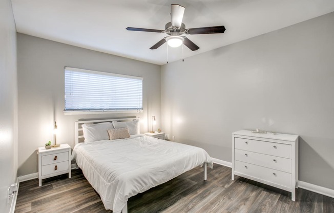 Beautiful Bright Bedroom at Bellaire Oaks Apartments, Houston, 77096